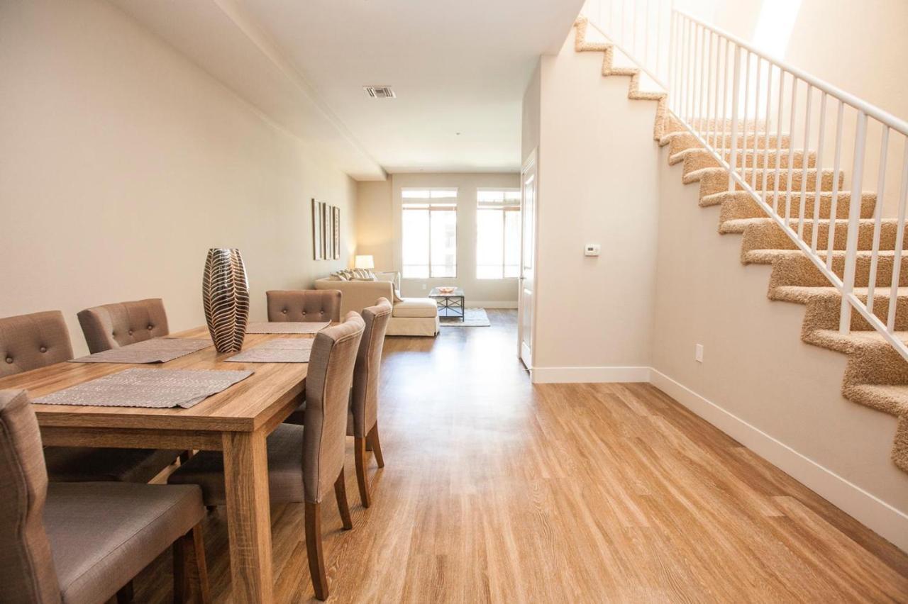 Apartahotel The Grove Penthouse 3 Bdrm 3 Bath