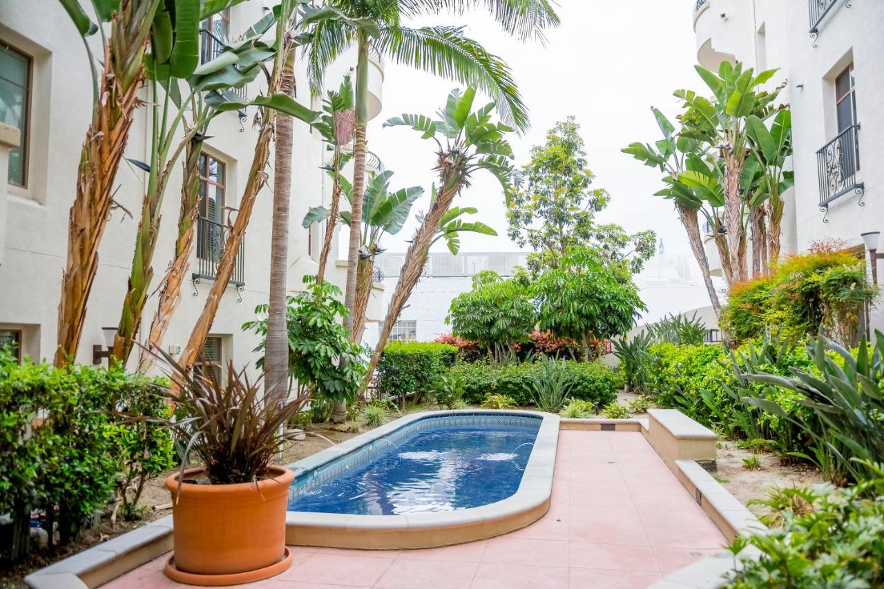 Apartahotel The Grove Penthouse 3 Bdrm 3 Bath *